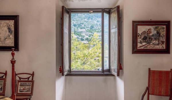 traditional-19th-century-manor-residence-for-sale-fornalutx.15_l