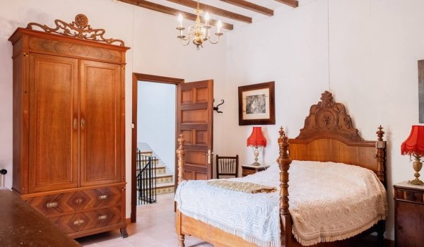 traditional-19th-century-manor-residence-for-sale-fornalutx.16_l