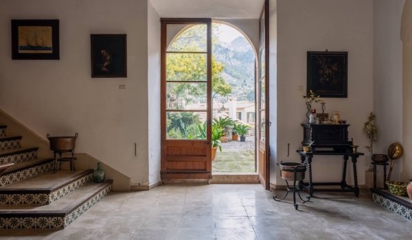 traditional-19th-century-manor-residence-for-sale-fornalutx.6_l