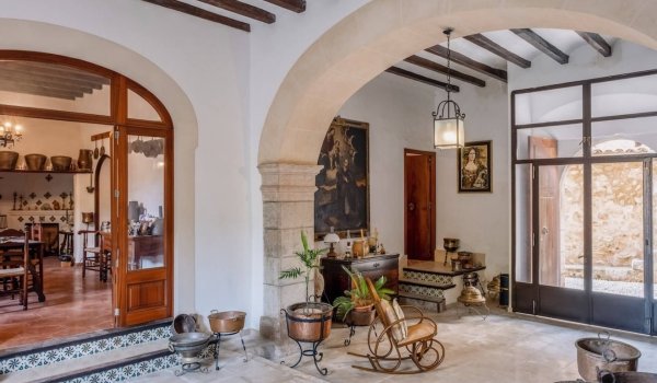 traditional-19th-century-manor-residence-for-sale-fornalutx.8_l