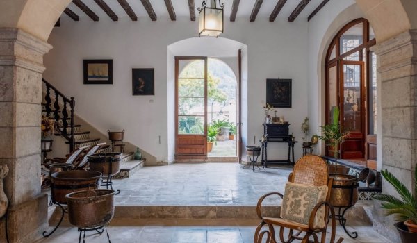 traditional-19th-century-manor-residence-for-sale-fornalutx_l